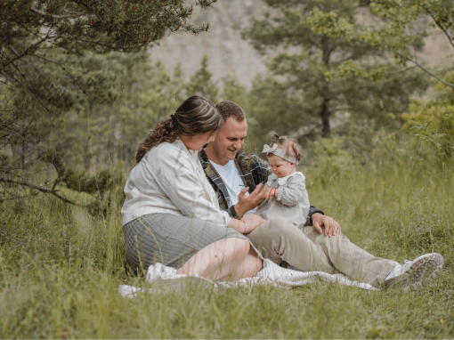 Warum Familienfotos unbezahlbar sind und wie sie ganz entspannt gelingen Warum Familienfotos unbezahlbar sind und wie sie ganz entspannt gelingen